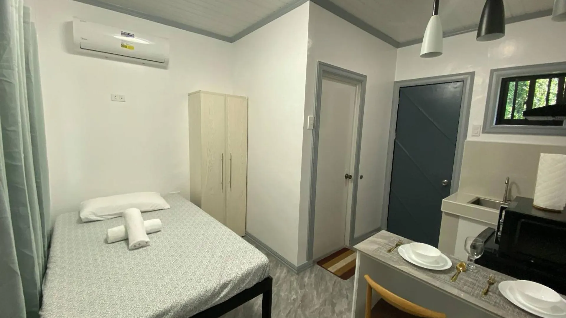 8-Door Room Apartment With Kitchenette And Air-Conditioned Individual Room Davao Филиппины